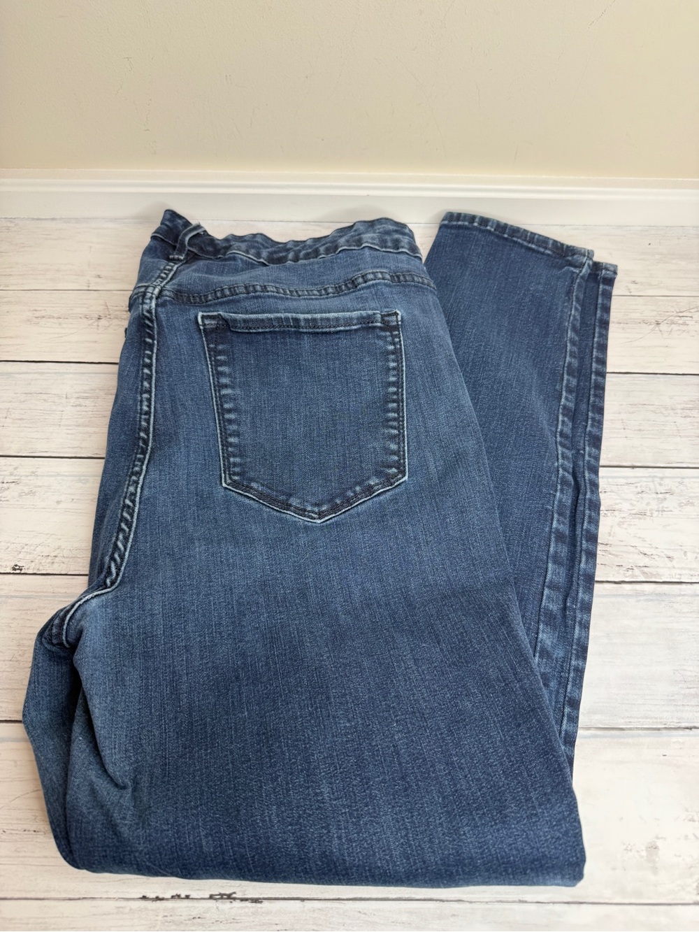Old Navy Blue Straight-Leg Women's Jeans